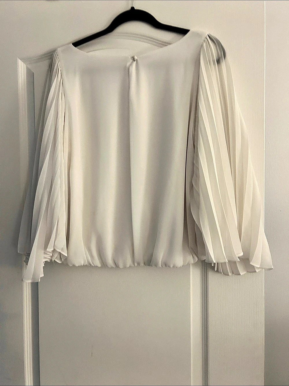 Pleated Sleeve Blouse in White Like New